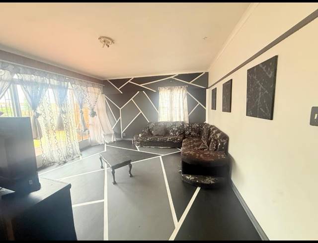 8 BEDROOM HOUSE FOR SALE IN VANDERBIJLPARK CE 5